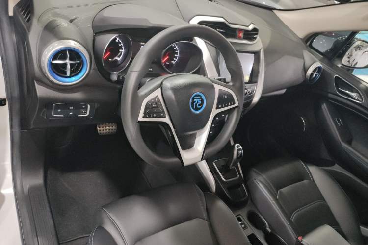 Used BYD Yuan New Energy 2018 EV360 Smart Connect Cool Edition Interior 3