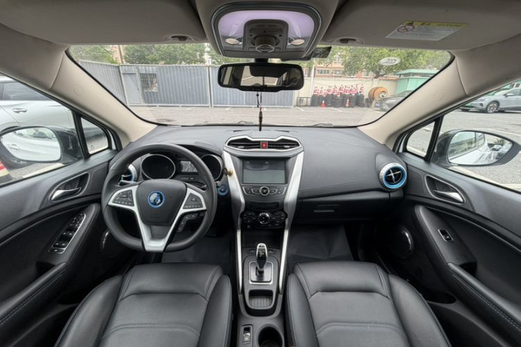 Used BYD Yuan New Energy 2018 EV360 Smart Connected Cool Model Interior 3