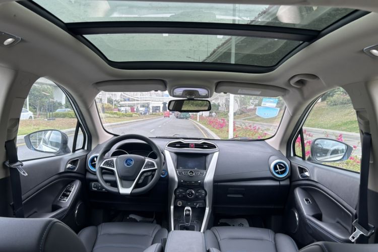 Used BYD Yuan New Energy 2018 EV360 Smart Connected Cool Model Interior 3