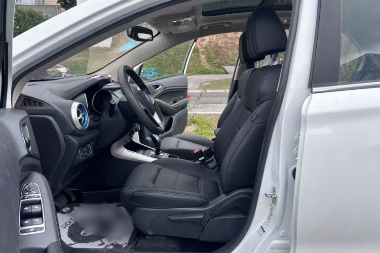 Used BYD Yuan New Energy 2018 EV360 Smart Connect Cool Edition Interior 4