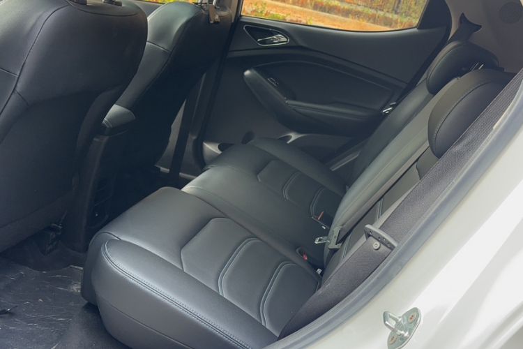 Used BYD Yuan New Energy 2018 EV360 Smart Connected Cool Model Interior 4