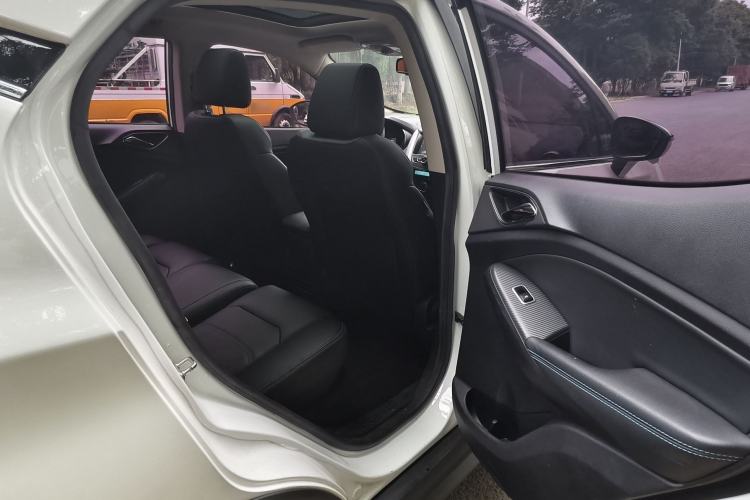 Used BYD Yuan New Energy 2018 EV360 Smart Connect Cool Edition Interior 4
