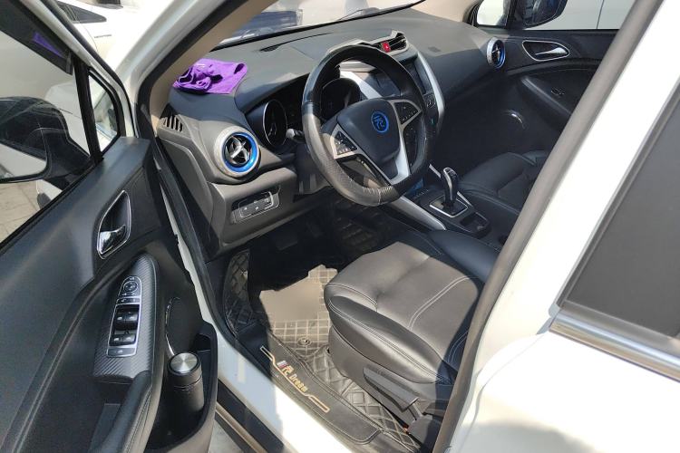 Used BYD Yuan New Energy 2018 EV360 Smart Connect Cool Edition Interior 4
