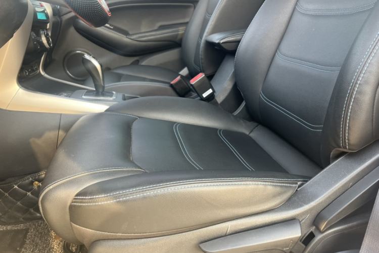 Used BYD Yuan New Energy 2018 EV360 Smart Connect Cool Edition Interior 4