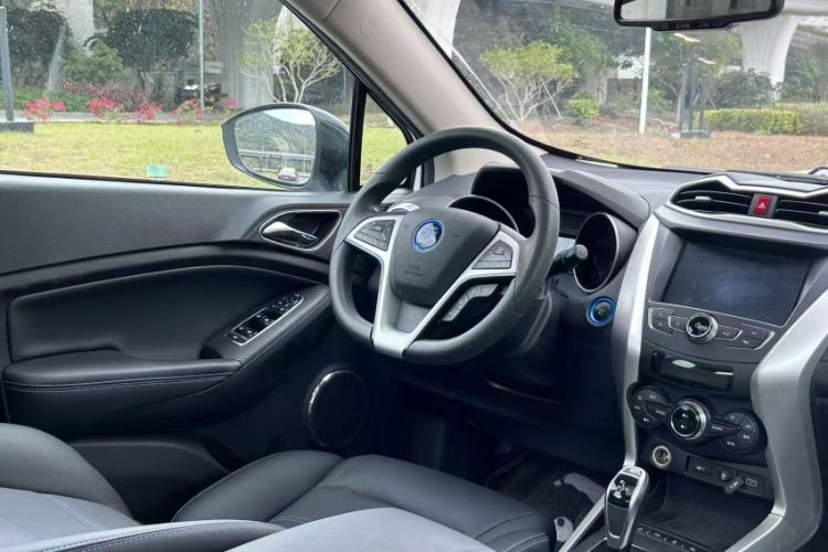 Used BYD Yuan New Energy 2018 EV360 Smart Connect Cool Edition Interior 6