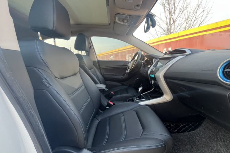 Used BYD Yuan New Energy 2018 EV360 Smart Connect Cool Edition Interior 6