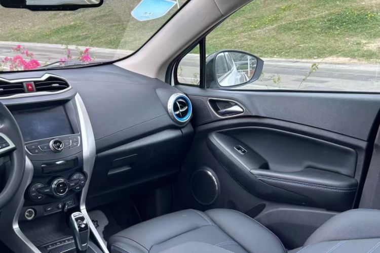 Used BYD Yuan New Energy 2018 EV360 Smart Connect Cool Edition Interior 7