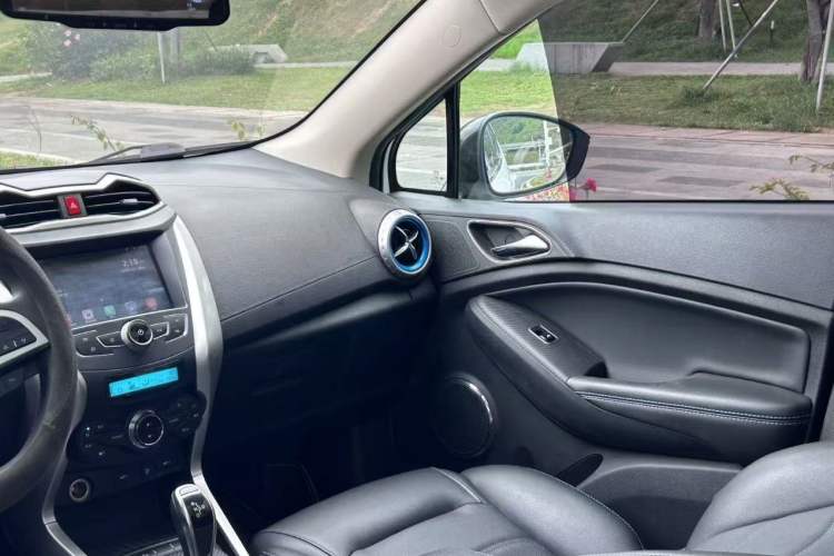Used BYD Yuan New Energy 2018 EV360 Smart Connect Cool Edition Interior 7