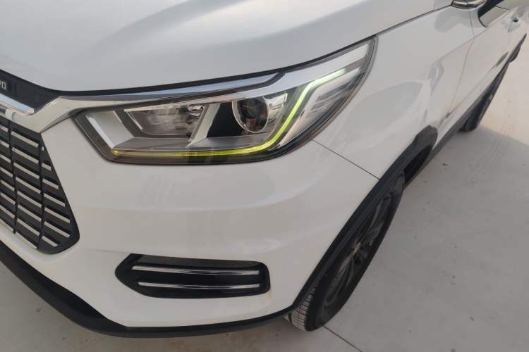 Used BYD Yuan New Energy 2018 EV360 Smart Connect Cool Edition Left Front Headlight