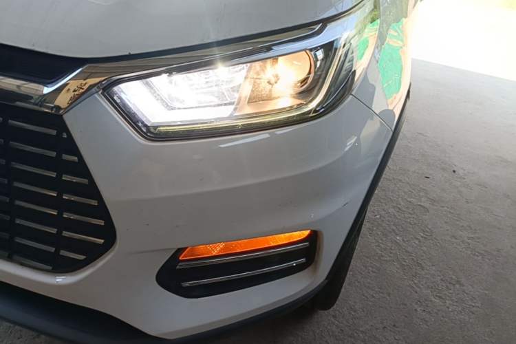 Used BYD Yuan New Energy 2018 EV360 Smart Connected Cool Model Left Front Headlight
