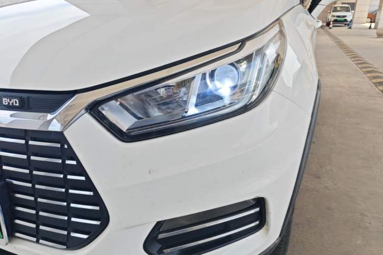 Used BYD Yuan New Energy 2018 EV360 Smart Connect Cool Edition Left Front Headlight