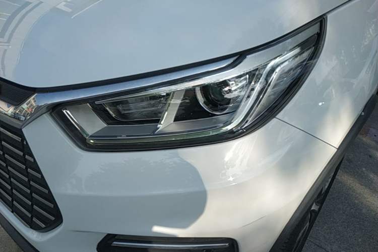 Used BYD Yuan New Energy 2018 EV360 Smart Connected Cool Model Left Front Headlight