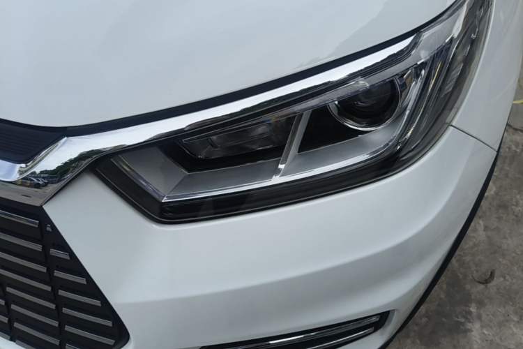 Used BYD Yuan New Energy 2018 EV360 Smart Connect Cool Edition Left Front Headlight