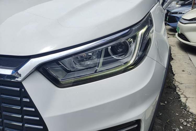 Used BYD Yuan New Energy 2018 EV360 Smart Connect Cool Edition Left Front Headlight