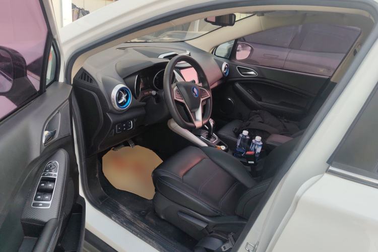 Used BYD Yuan New Energy 2018 EV360 Smart Connect Cool Edition Left Front Seat