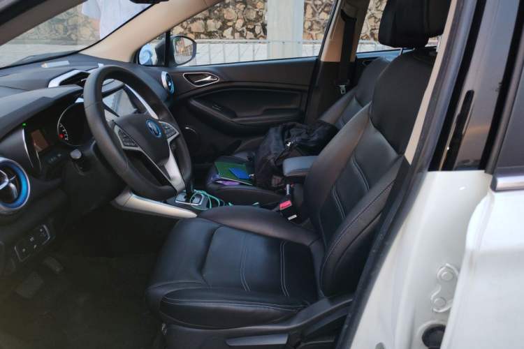 Used BYD Yuan New Energy 2018 EV360 Smart Connected Cool Model Left Front Seat