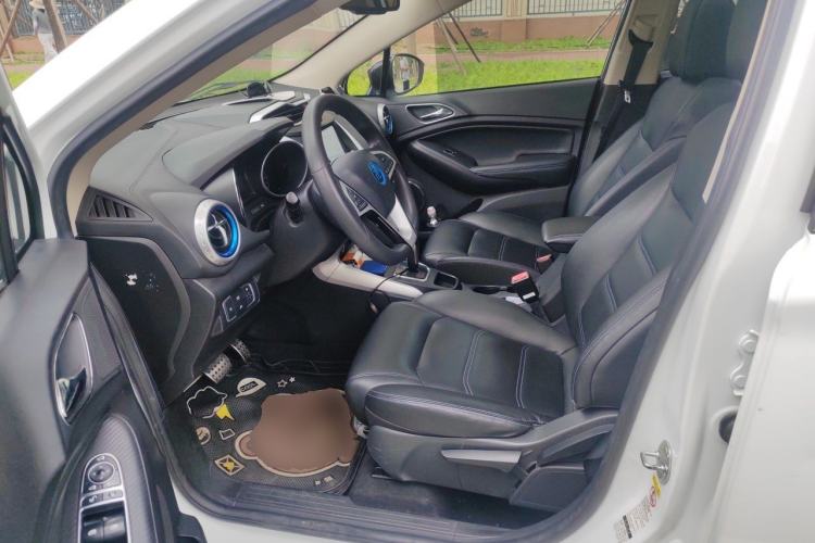 Used BYD Yuan New Energy 2018 EV360 Smart Connected Cool Model Left Front Seat