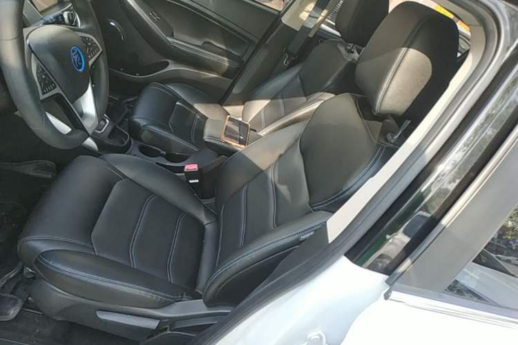 Used BYD Yuan New Energy 2018 EV360 Smart Connected Cool Model Left Front Seat