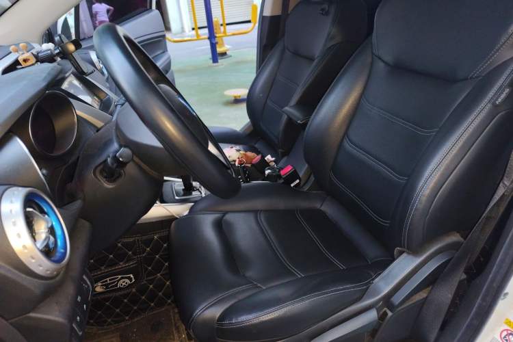 Used BYD Yuan New Energy 2018 EV360 Smart Connected Cool Model Left Front Seat
