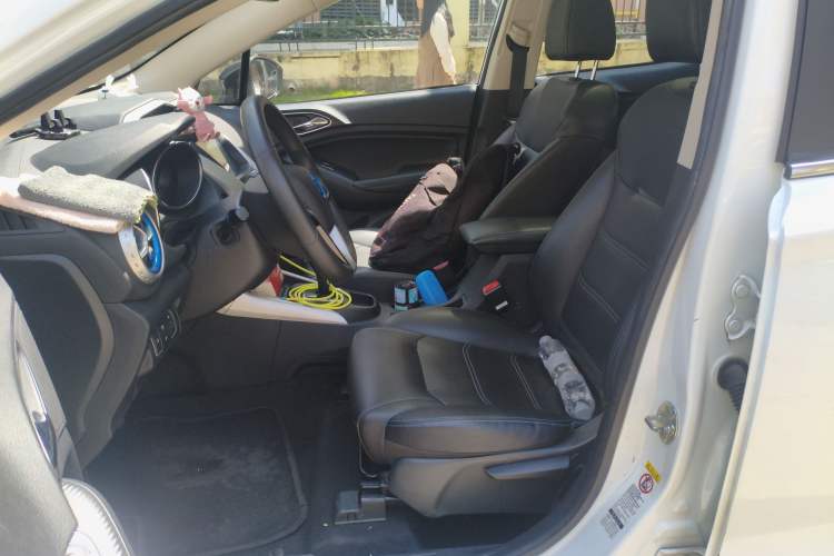Used BYD Yuan New Energy 2018 EV360 Smart Connect Cool Edition Left Front Seat