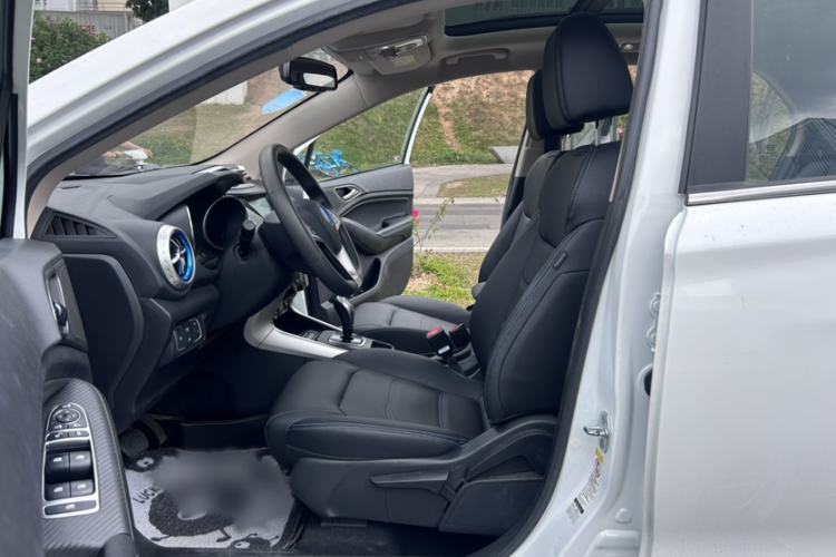 Used BYD Yuan New Energy 2018 EV360 Smart Connected Cool Model Left Front Seat