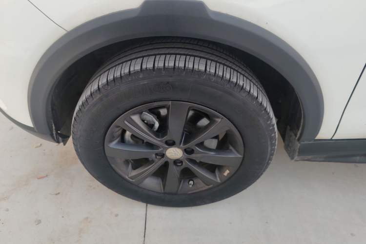 Used BYD Yuan New Energy 2018 EV360 Smart Connect Cool Edition Left Front Wheel Hub