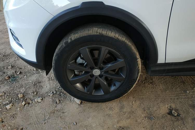 Used BYD Yuan New Energy 2018 EV360 Smart Connect Cool Edition Left Front Wheel Hub