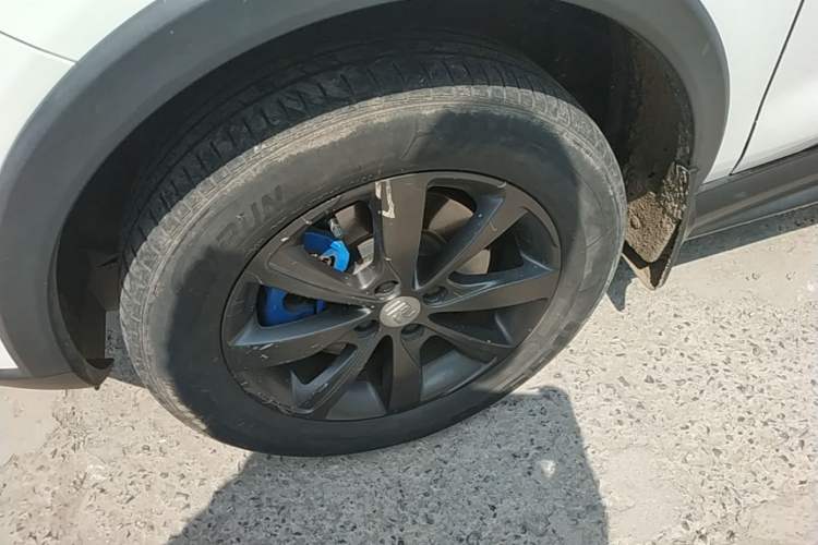 Used BYD Yuan New Energy 2018 EV360 Smart Connect Cool Edition Left Front Wheel Hub