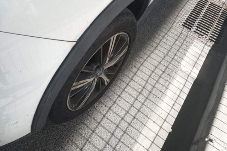 Used BYD Yuan New Energy 2018 EV360 Smart Connected Cool Model Left Front Wheel Hub