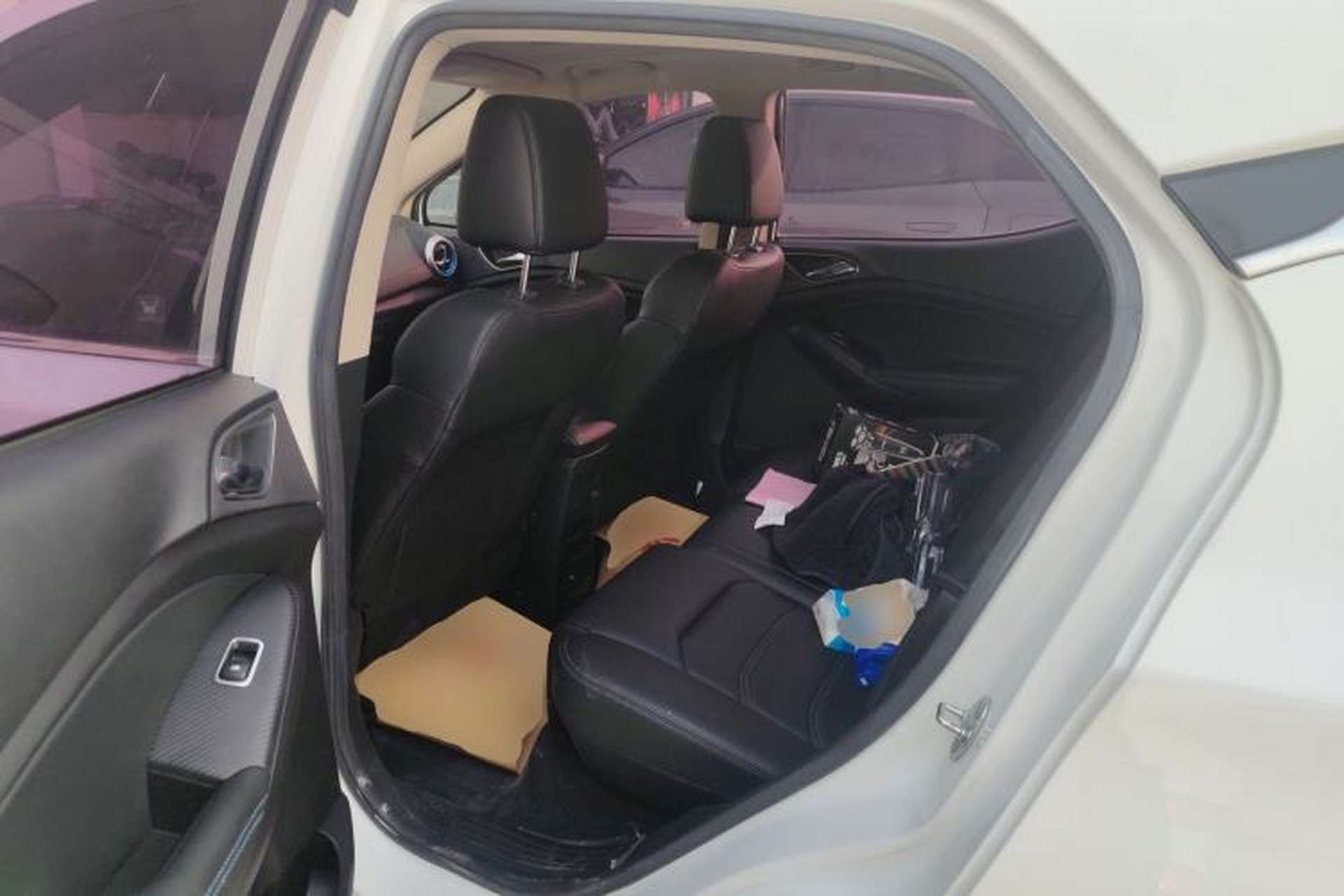 Used BYD Yuan New Energy 2018 EV360 Smart Connect Cool Edition Left Rear Seat