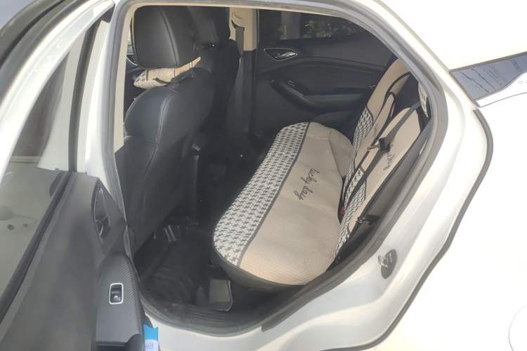 Used BYD Yuan New Energy 2018 EV360 Smart Connect Cool Edition Left Rear Seat