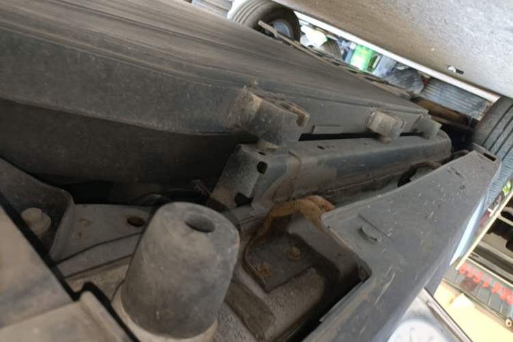 Used BYD Yuan New Energy 2018 EV360 Smart Connected Cool Model Left Side Sill