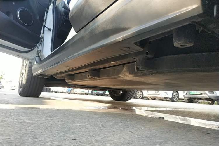 Used BYD Yuan New Energy 2018 EV360 Smart Connected Cool Model Left Side Sill