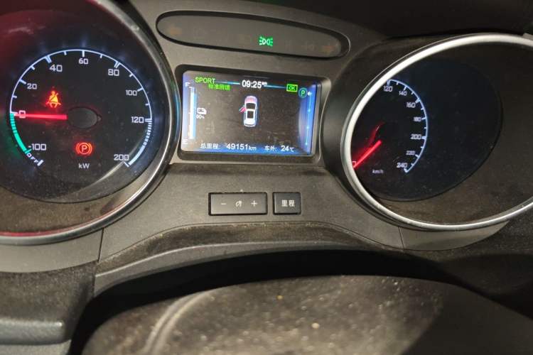 Used BYD Yuan New Energy 2018 EV360 Smart Connect Cool Edition Odometer Close Up