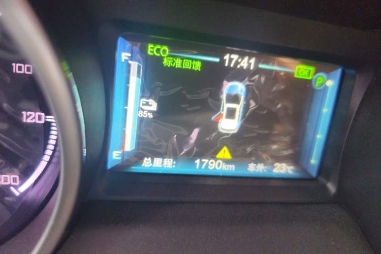 Used BYD Yuan New Energy 2018 EV360 Smart Connected Cool Model Odometer Close Up