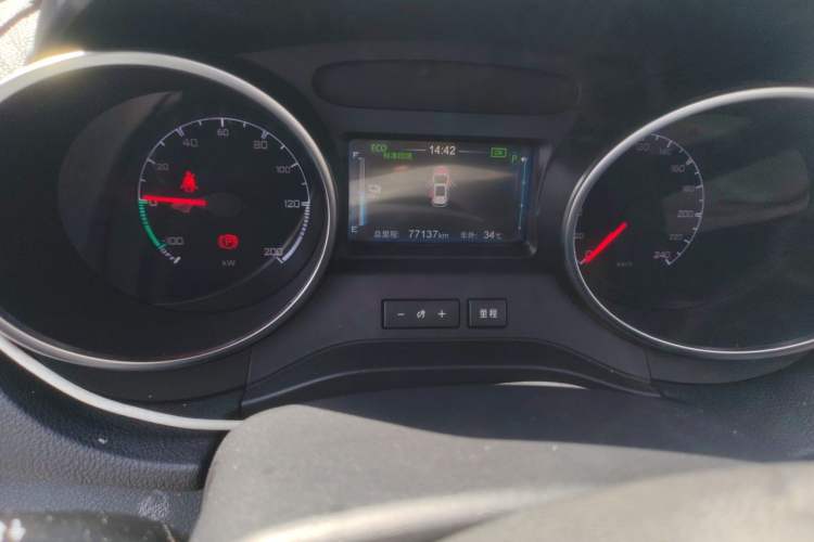 Used BYD Yuan New Energy 2018 EV360 Smart Connect Cool Edition Odometer Close Up