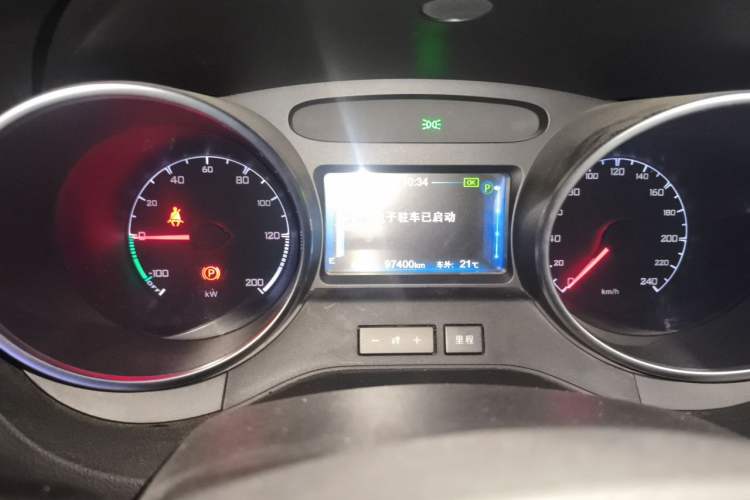 Used BYD Yuan New Energy 2018 EV360 Smart Connect Cool Edition Odometer Close Up