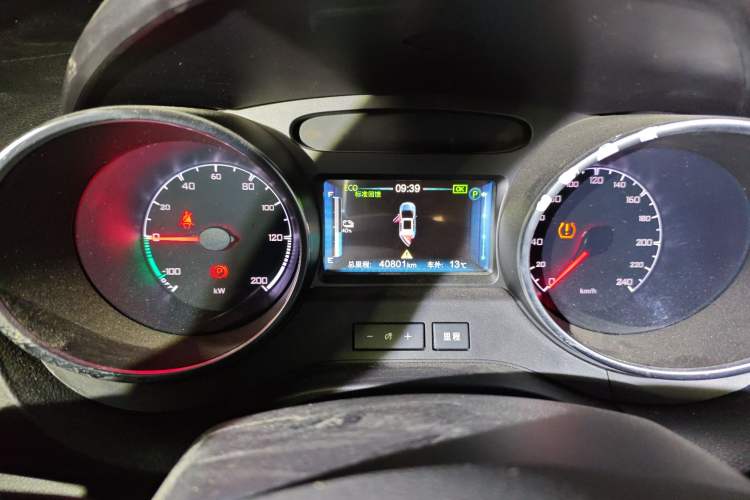 Used BYD Yuan New Energy 2018 EV360 Smart Connect Cool Edition Odometer Close Up