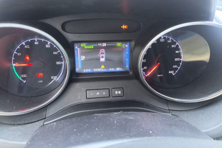 Used BYD Yuan New Energy 2018 EV360 Smart Connect Cool Edition Odometer Close Up
