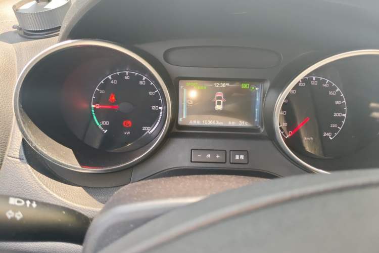 Used BYD Yuan New Energy 2018 EV360 Smart Connect Cool Edition Odometer Close Up