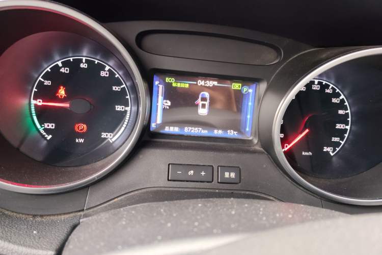 Used BYD Yuan New Energy 2018 EV360 Smart Connect Cool Edition Odometer Close Up