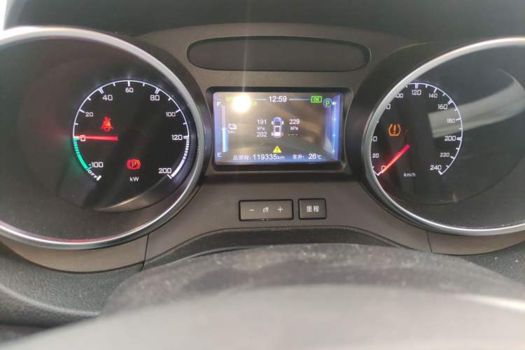 Used BYD Yuan New Energy 2018 EV360 Smart Connect Cool Edition Odometer Close Up