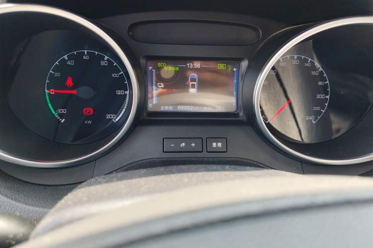 Used BYD Yuan New Energy 2018 EV360 Smart Connect Cool Edition Odometer Close Up