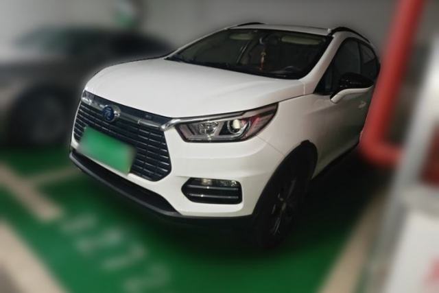 Ojetý BYD Yuan New Energy 2018 EV360 Smart Connect Cool Edition