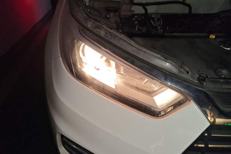 Used BYD Yuan New Energy 2018 EV360 Smart Connect Cool Edition Right Front Headlight