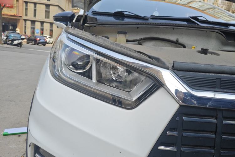 Used BYD Yuan New Energy 2018 EV360 Smart Connect Cool Edition Right Front Headlight