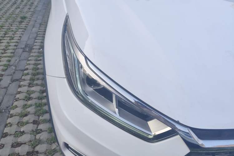 Used BYD Yuan New Energy 2018 EV360 Smart Connected Cool Model Right Front Headlight