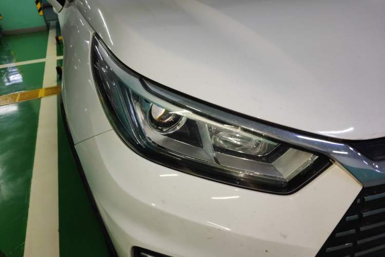 Used BYD Yuan New Energy 2018 EV360 Smart Connected Cool Model Right Front Headlight