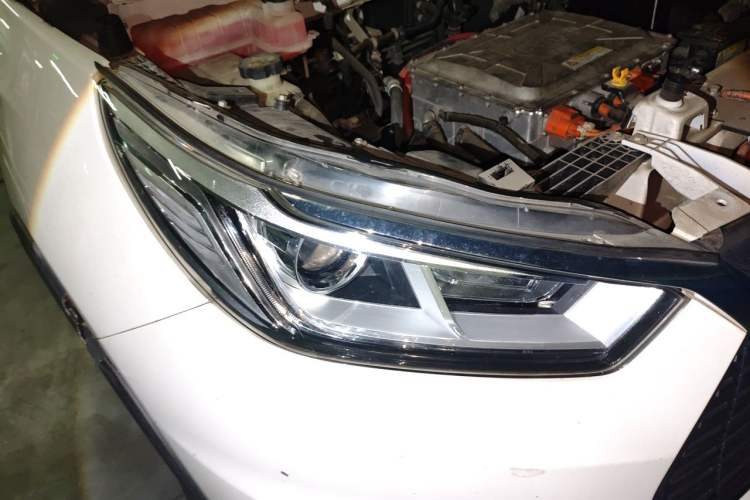 Used BYD Yuan New Energy 2018 EV360 Smart Connect Cool Edition Right Front Headlight