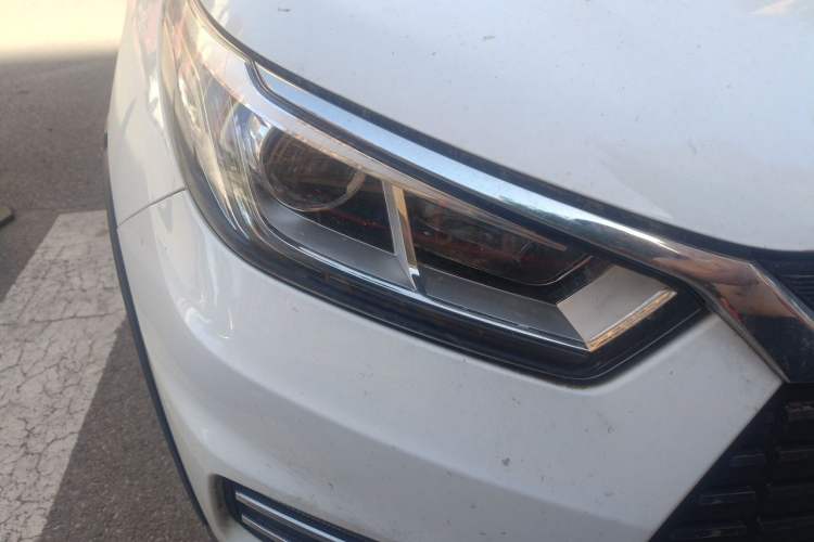 Used BYD Yuan New Energy 2018 EV360 Smart Connect Cool Edition Right Front Headlight